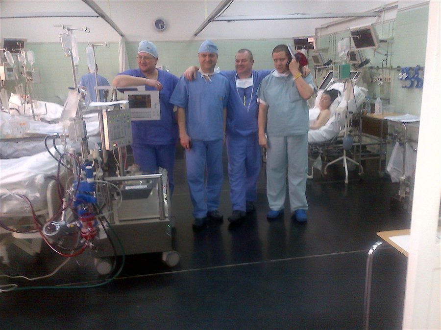 Tim u operacionoj sali